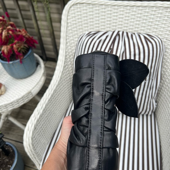 RARE Henri Bendel Orchid Black Leather Clutch - Picture 6 of 12